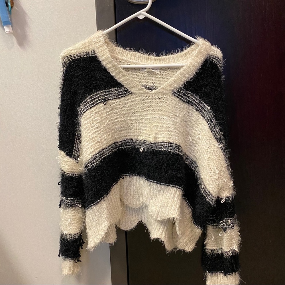 Grey Bandit Wren Stripped sweater